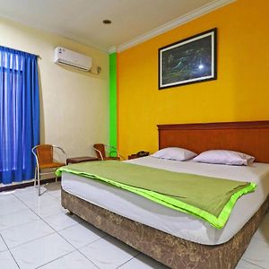 Kamar double standard